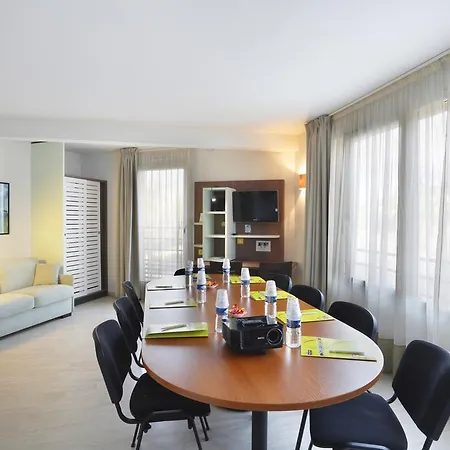 Luberon Lägenhetshotell Apt